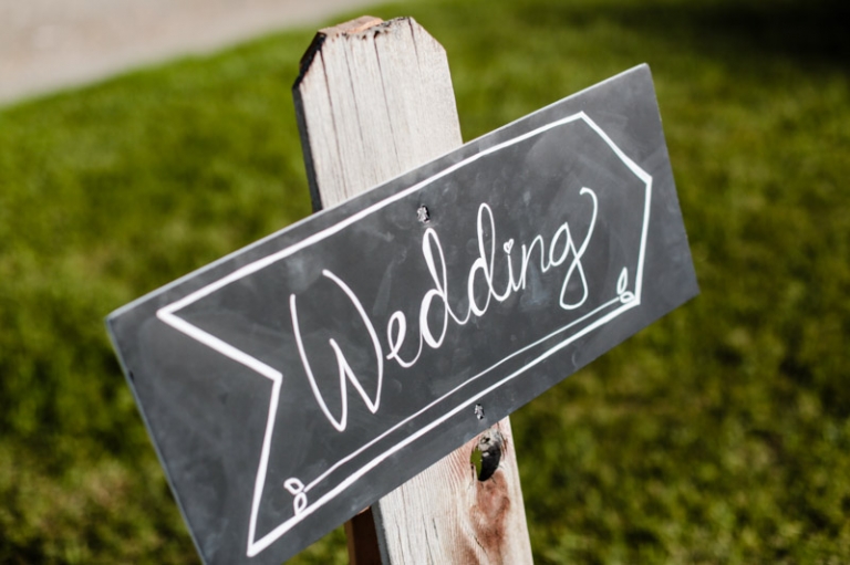 EK-Studios-Utah-Wedding-Photographers-SLC-Temple-wedding-back-yard-reception022-Blog(pp_w768_h511)
