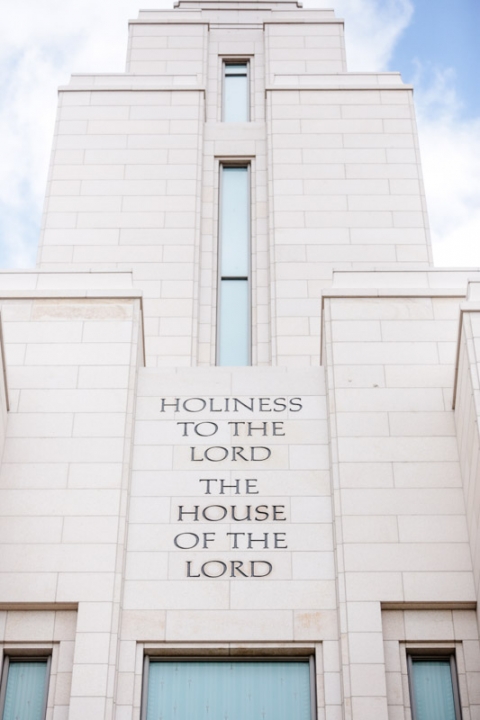 EK-Studios-Utah-Wedding-Photographers-Oquirrh-Mountain-Temple-Wedding001-Blog(pp_w480_h720)
