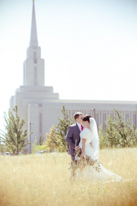EK-Studios-Utah-Wedding-Photographers-Oqhirrh-Mnt-temple-wedding-reception-millcreek-inn025-Blog(pp_w480_h720)
