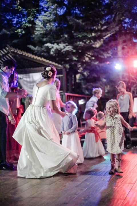 EK-Studios-Utah-Wedding-Photographers-Oqhirrh-Mnt-temple-wedding-reception-millcreek-inn065-Blog(pp_w480_h720)