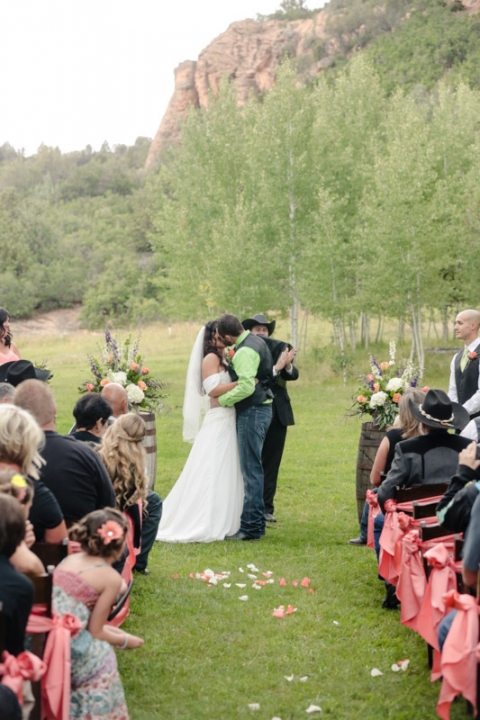 EK-Studios-Utah-Wedding-Photographers-Red-Cliff-Ranch-Wedding-Utah020-Blog(pp_w480_h720)