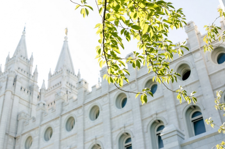 EK-Studios-Utah-Wedding-Photographers-Lion-House-Garden-Ring-Ceremony-001-Blog(pp_w768_h511)