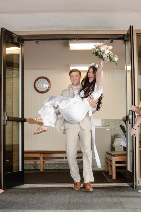 EK-Studios-Utah-Wedding-Photographers-Lion-House-Garden-Ring-Ceremony-004-Blog(pp_w480_h720)