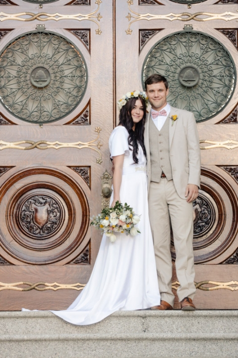 EK-Studios-Utah-Wedding-Photographers-Lion-House-Garden-Ring-Ceremony-014-Blog(pp_w480_h720)