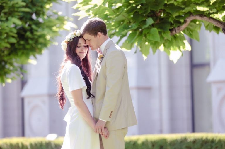 EK-Studios-Utah-Wedding-Photographers-Lion-House-Garden-Ring-Ceremony-018-Blog(pp_w768_h511)