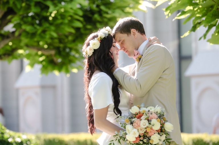 EK-Studios-Utah-Wedding-Photographers-Lion-House-Garden-Ring-Ceremony-024-Blog(pp_w768_h511)