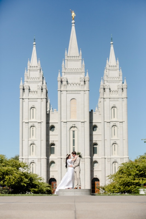 EK-Studios-Utah-Wedding-Photographers-Lion-House-Garden-Ring-Ceremony-027-Blog(pp_w480_h720)