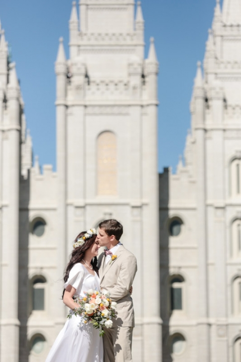 EK-Studios-Utah-Wedding-Photographers-Lion-House-Garden-Ring-Ceremony-028-Blog(pp_w480_h720)