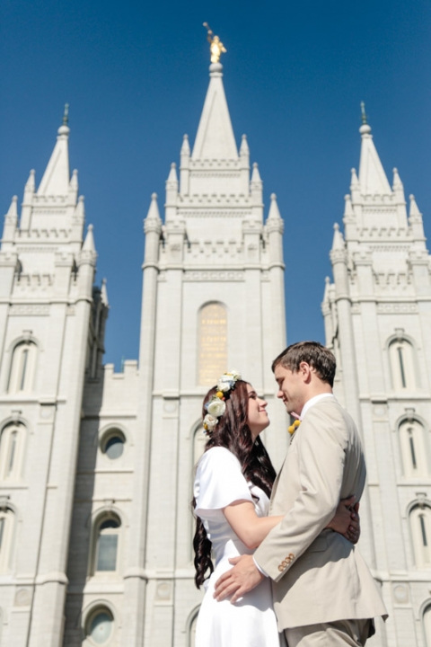 EK-Studios-Utah-Wedding-Photographers-Lion-House-Garden-Ring-Ceremony-029-Blog(pp_w480_h720)