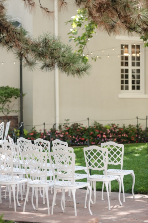 EK-Studios-Utah-Wedding-Photographers-Lion-House-Garden-Ring-Ceremony-032-Blog(pp_w480_h720)