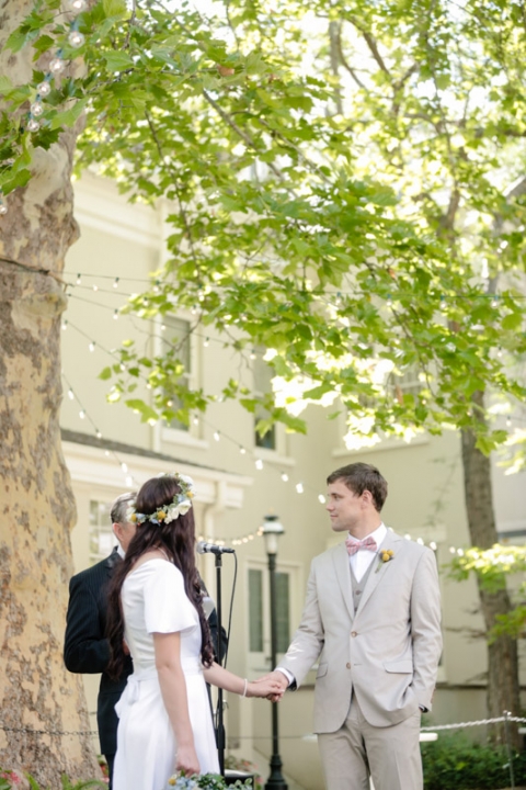 EK-Studios-Utah-Wedding-Photographers-Lion-House-Garden-Ring-Ceremony-036-Blog(pp_w480_h720)