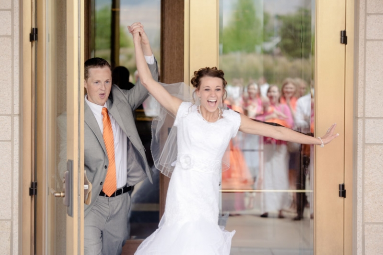 EK-Studios-Utah-Wedding-Photographers-Oqhirrh-Mountain-Temple-Wedding003-Blog(pp_w768_h511)