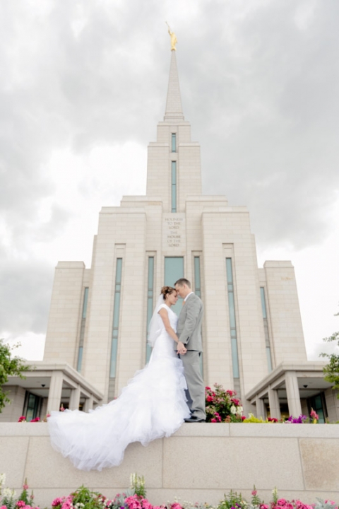 EK-Studios-Utah-Wedding-Photographers-Oqhirrh-Mountain-Temple-Wedding010-Blog(pp_w480_h720)