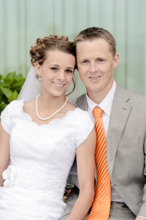 EK-Studios-Utah-Wedding-Photographers-Oqhirrh-Mountain-Temple-Wedding014-Blog(pp_w480_h720)