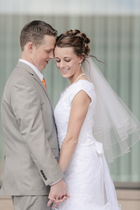 EK-Studios-Utah-Wedding-Photographers-Oqhirrh-Mountain-Temple-Wedding026-Blog(pp_w480_h720)