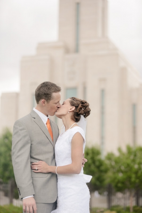 EK-Studios-Utah-Wedding-Photographers-Oqhirrh-Mountain-Temple-Wedding029-Blog(pp_w480_h720)
