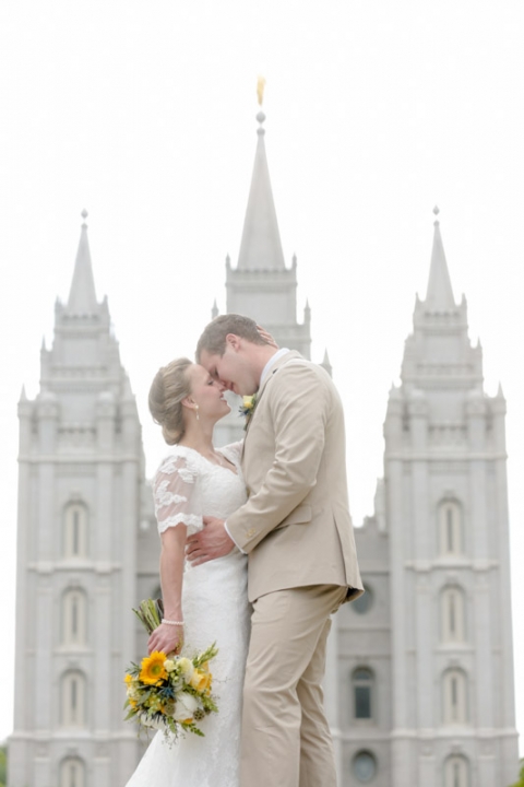 SLC-Temple-wedding-Vista-Room-Cedar-Hills-Golf-course-Utah-wedding-photographer-23(pp_w480_h720)