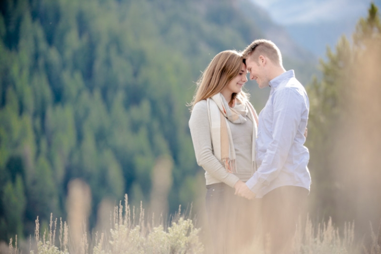 EK-Studios-Utah-Wedding-Photographers-Engagements-in-the-mountains009-Blog(pp_w768_h511)