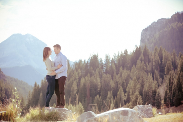EK-Studios-Utah-Wedding-Photographers-Engagements-in-the-mountains010-Blog(pp_w768_h511)