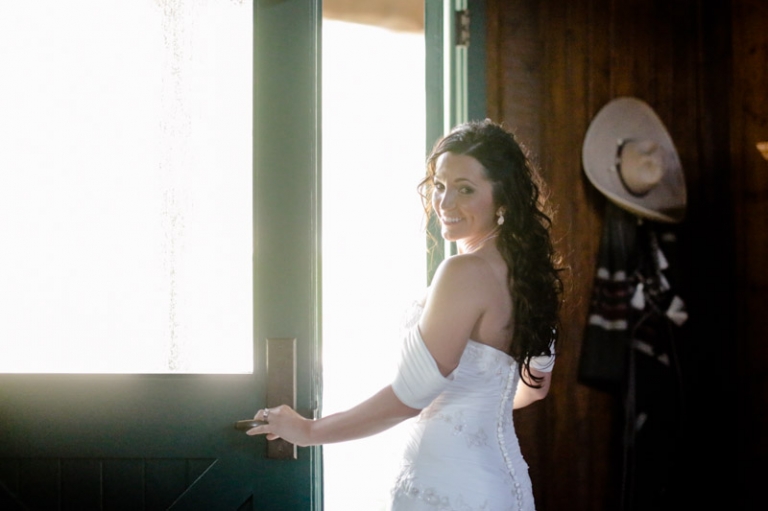 EK-Studios-Utah-Wedding-Photographers-red-cliff-ranch-heber-bridals-with-horse005-Blog(pp_w768_h511)