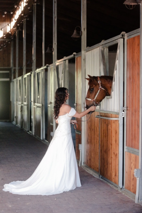 EK-Studios-Utah-Wedding-Photographers-red-cliff-ranch-heber-bridals-with-horse014-Blog(pp_w480_h720)