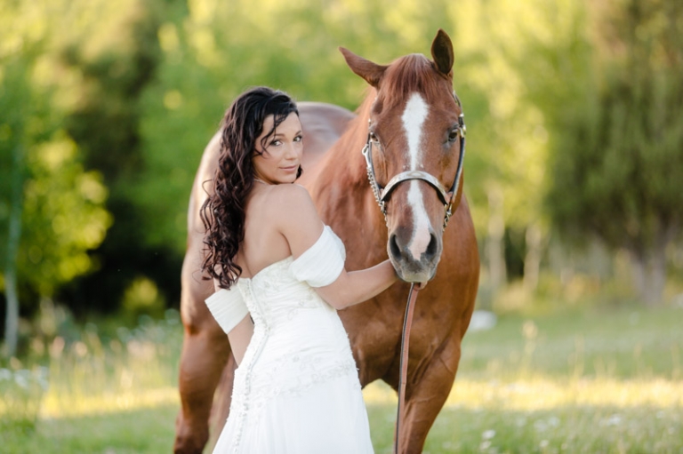 EK-Studios-Utah-Wedding-Photographers-red-cliff-ranch-heber-bridals-with-horse019-Blog(pp_w768_h511)