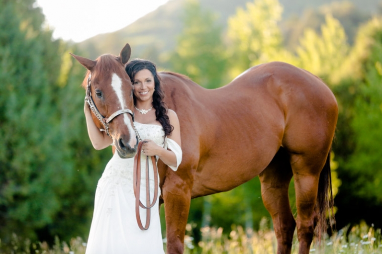 EK-Studios-Utah-Wedding-Photographers-red-cliff-ranch-heber-bridals-with-horse022-Blog(pp_w768_h511)