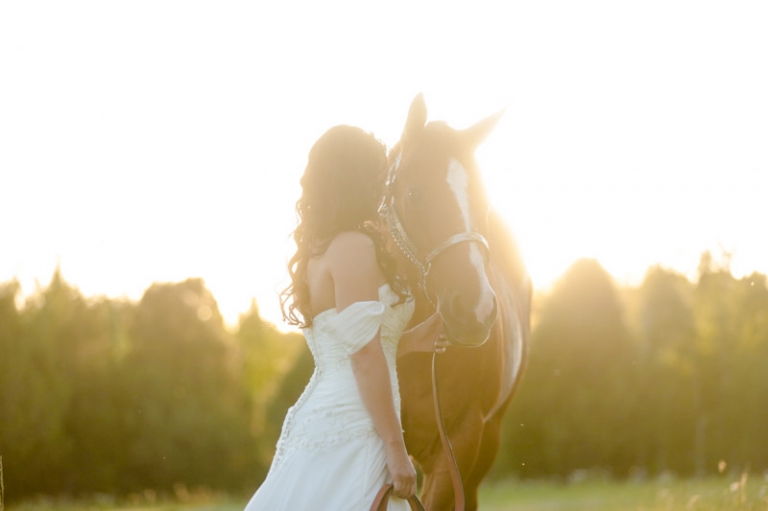 EK-Studios-Utah-Wedding-Photographers-red-cliff-ranch-heber-bridals-with-horse026-Blog(pp_w768_h511)
