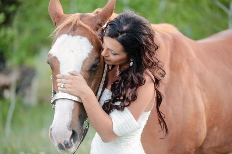EK-Studios-Utah-Wedding-Photographers-red-cliff-ranch-heber-bridals-with-horse031-Blog(pp_w768_h511)