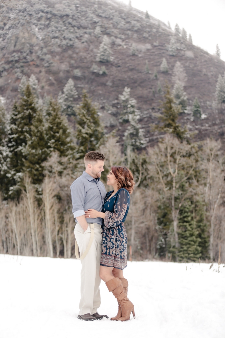 EK-Studios-Utah-Wedding-Photographers-Winter-engagements011-Blog(pp_w768_h1152)