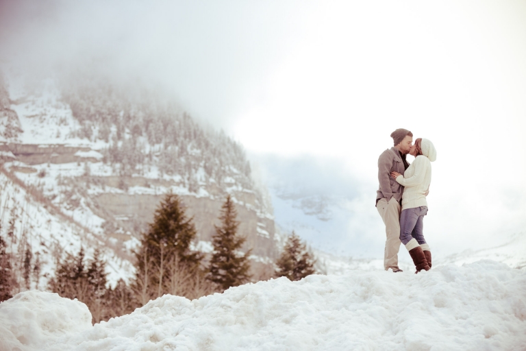 EK-Studios-Utah-Wedding-Photographers-Winter-engagements015-Blog(pp_w768_h512)