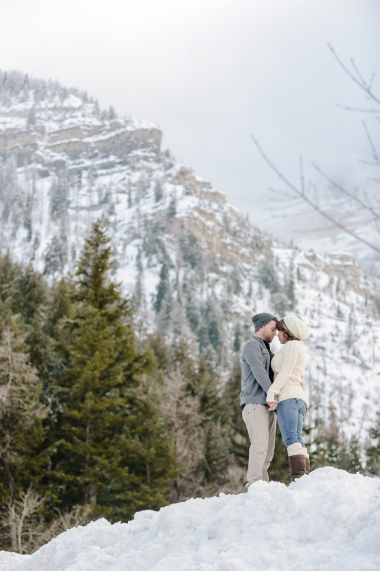 EK-Studios-Utah-Wedding-Photographers-Winter-engagements016-Blog(pp_w768_h1152)