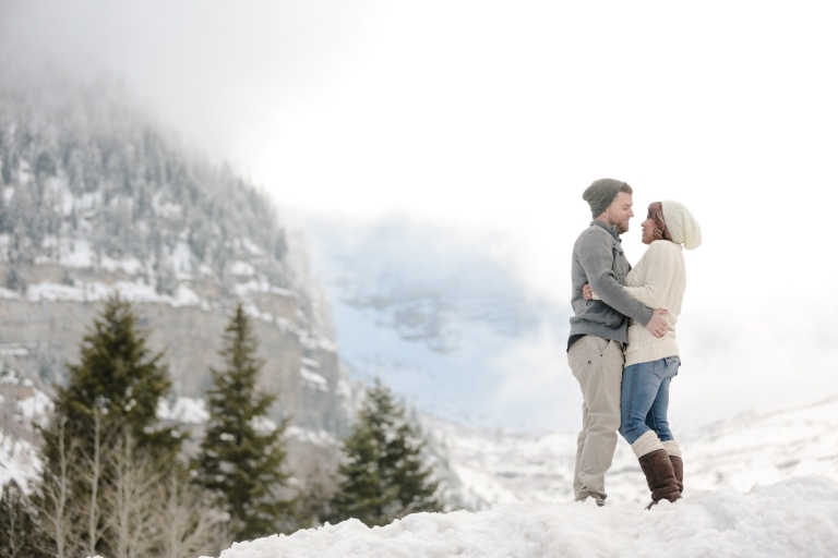 EK-Studios-Utah-Wedding-Photographers-Winter-engagements017-Blog(pp_w768_h512)