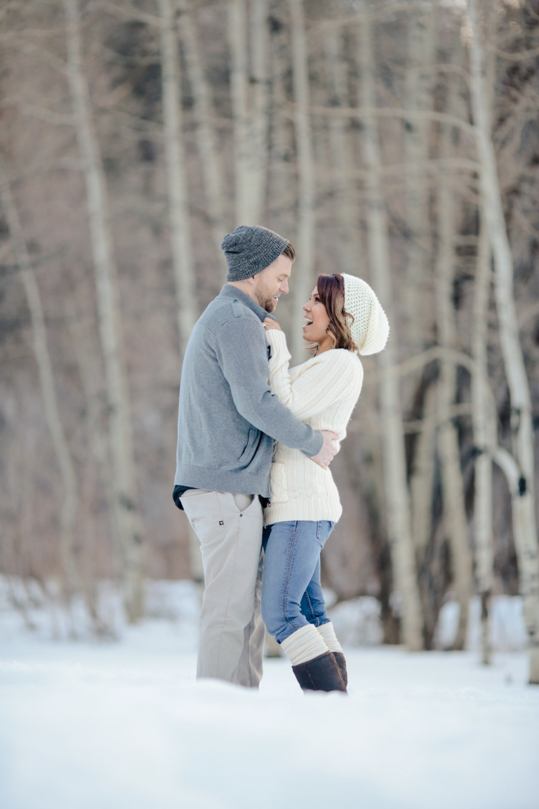 EK-Studios-Utah-Wedding-Photographers-Winter-engagements024-Blog(pp_w768_h1152)