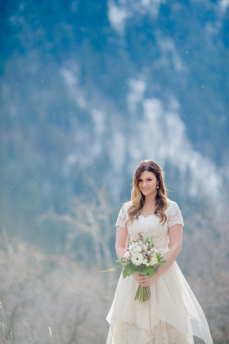 EK-Studios-Utah-Wedding-Photographers-Vintage-Wedding-Dress-Mountain-bridals010-Blog(pp_w768_h1152)