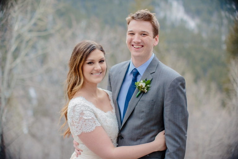 EK-Studios-Utah-Wedding-Photographers-Vintage-Wedding-Dress-Mountain-bridals011-Blog(pp_w768_h512)