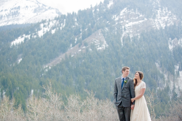 EK-Studios-Utah-Wedding-Photographers-Vintage-Wedding-Dress-Mountain-bridals012-Blog(pp_w768_h512)
