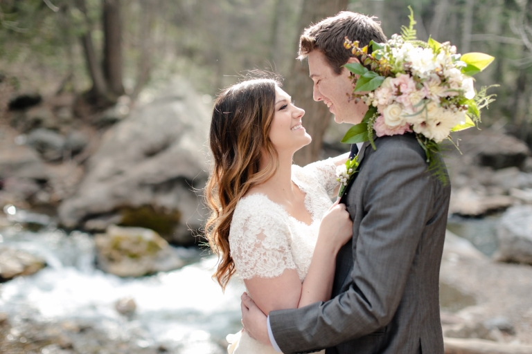 EK-Studios-Utah-Wedding-Photographers-Vintage-Wedding-Dress-Mountain-bridals018-Blog(pp_w768_h512)