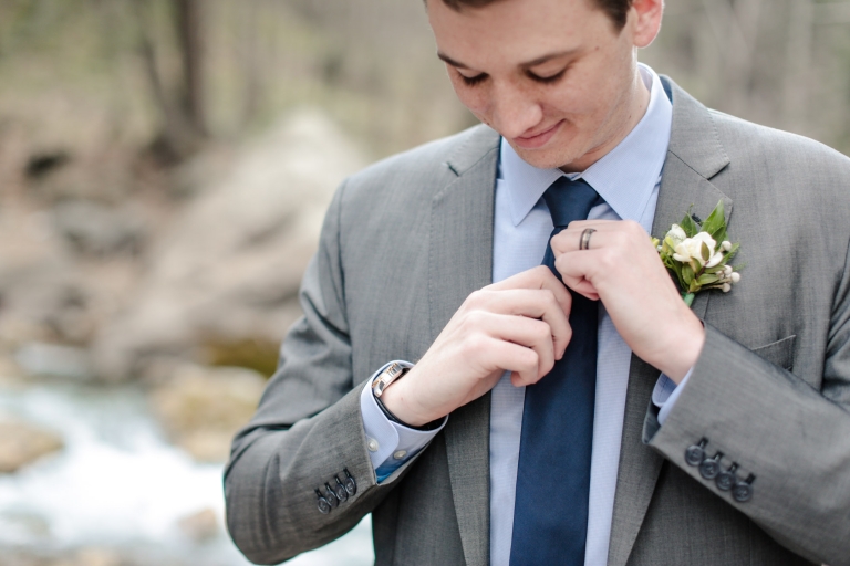 EK-Studios-Utah-Wedding-Photographers-Vintage-Wedding-Dress-Mountain-bridals021-Blog(pp_w768_h512)