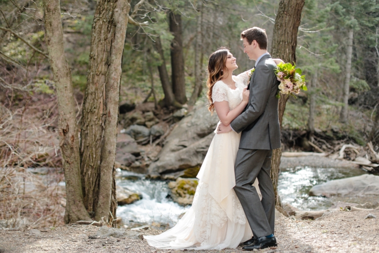 EK-Studios-Utah-Wedding-Photographers-Vintage-Wedding-Dress-Mountain-bridals026-Blog(pp_w768_h512)