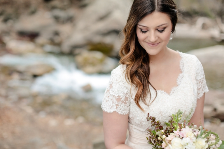 EK-Studios-Utah-Wedding-Photographers-Vintage-Wedding-Dress-Mountain-bridals034-Blog(pp_w768_h512)