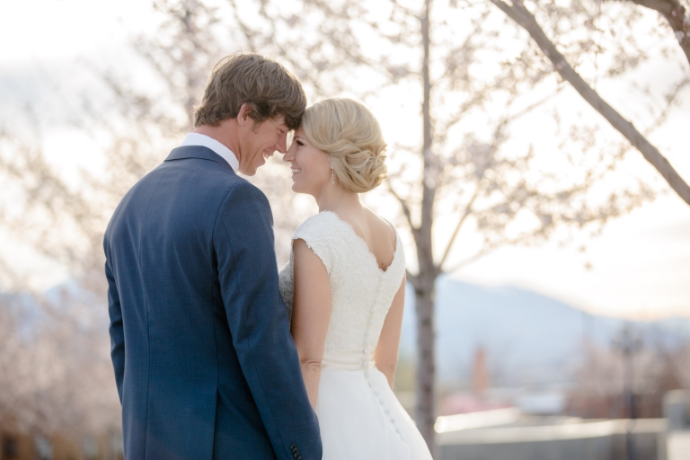 EK-Studios-Utah-Wedding-Photographers-Classy-Bridals-lace-dress-blossoms-spring013-Blog(pp_w768_h512)