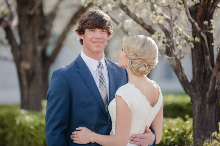 EK-Studios-Utah-Wedding-Photographers-Classy-Bridals-lace-dress-blossoms-spring014-Blog(pp_w768_h512)