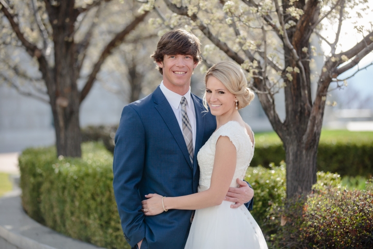 EK-Studios-Utah-Wedding-Photographers-Classy-Bridals-lace-dress-blossoms-spring016-Blog(pp_w768_h512)