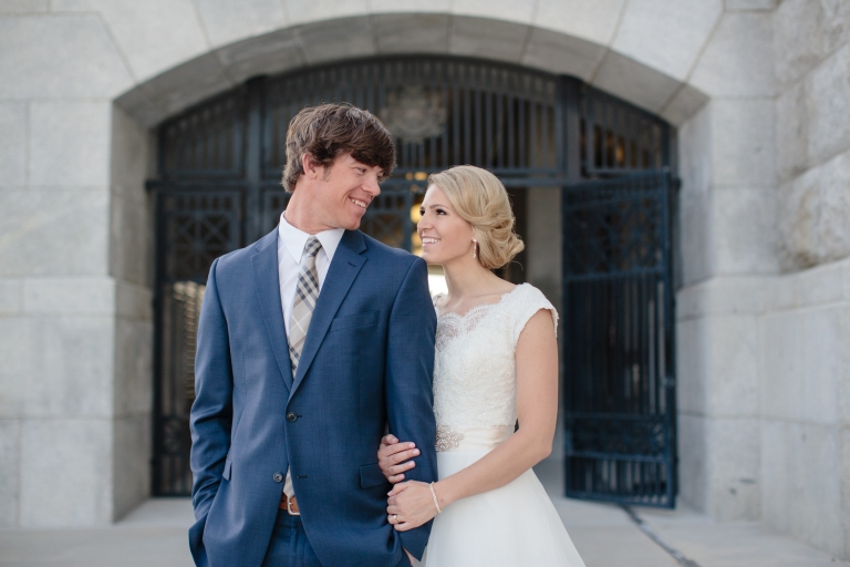 EK-Studios-Utah-Wedding-Photographers-Classy-Bridals-lace-dress-blossoms-spring023-Blog(pp_w768_h512)