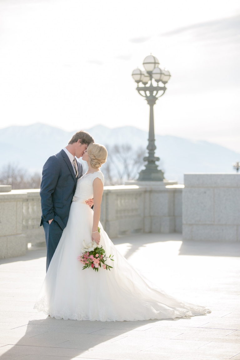 EK-Studios-Utah-Wedding-Photographers-Classy-Bridals-lace-dress-blossoms-spring024-Blog(pp_w768_h1152)