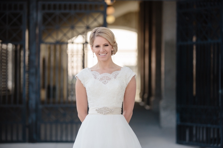 EK-Studios-Utah-Wedding-Photographers-Classy-Bridals-lace-dress-blossoms-spring026-Blog(pp_w768_h512)