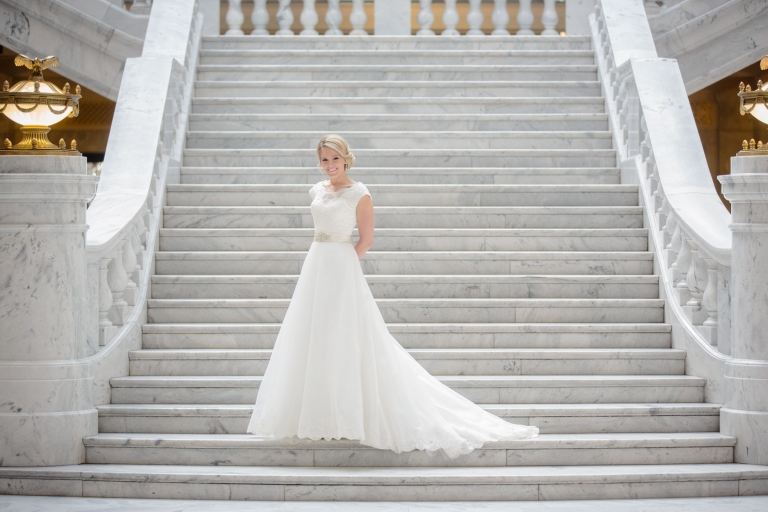 EK-Studios-Utah-Wedding-Photographers-Classy-Bridals-lace-dress-blossoms-spring035-Blog(pp_w768_h512)