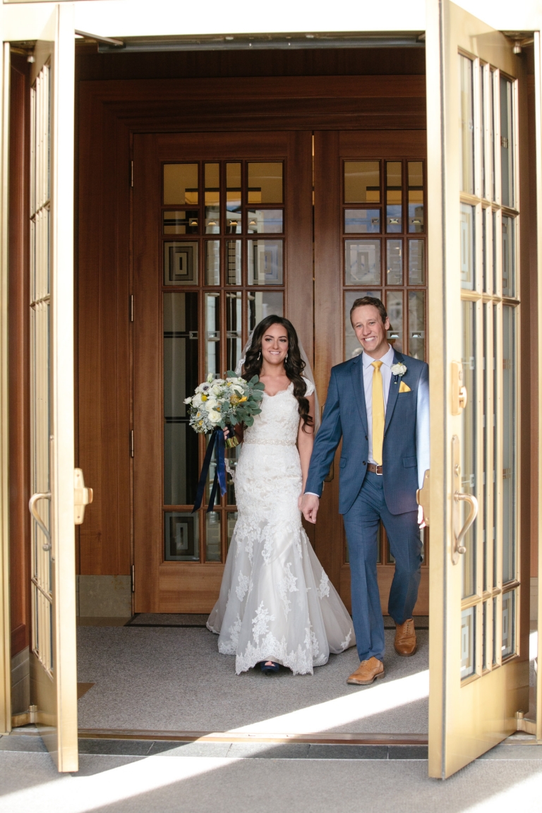 Wedding-Alyssa-Russell-draper-temple-wedding-sleepy-ridge-reception-Utah-Wedding-Photographers-EK-Studios-Photo-Video-005(pp_w768_h1152)