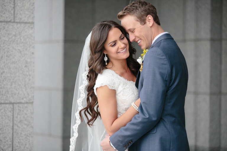 Wedding-Alyssa-Russell-draper-temple-wedding-sleepy-ridge-reception-Utah-Wedding-Photographers-EK-Studios-Photo-Video-024(pp_w768_h512)